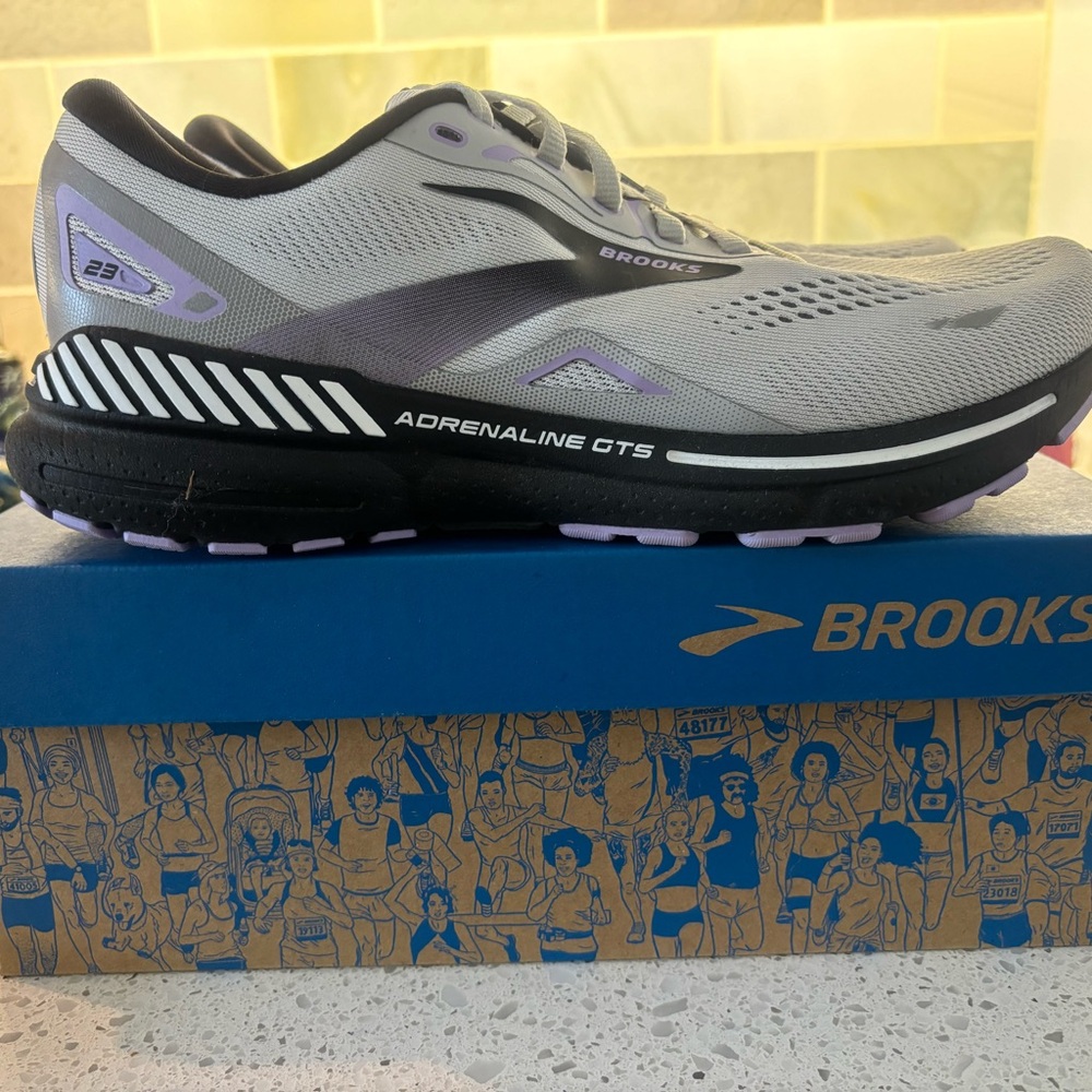 Brooks Adrenaline GTS 23, size 9.5 W/D, grey/black/purple
